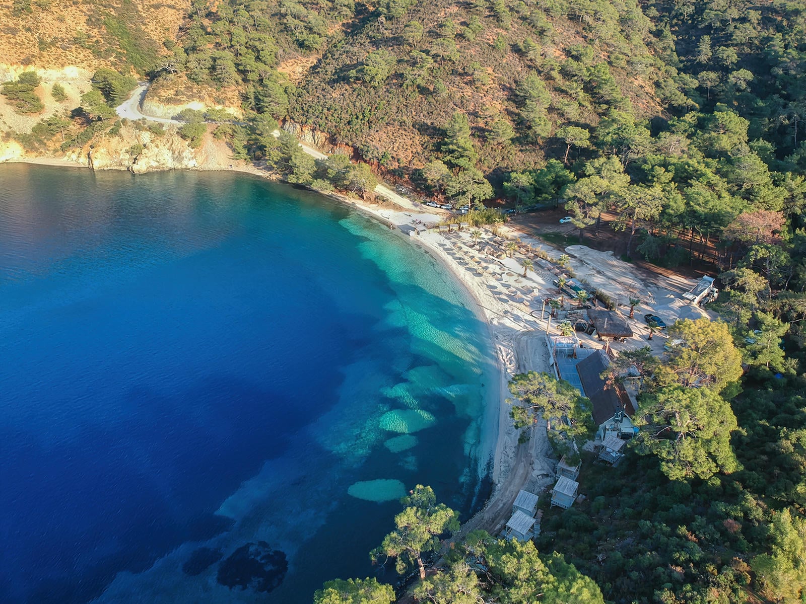 boncuklu koyunun havadan çekilmiş fotoğrafı